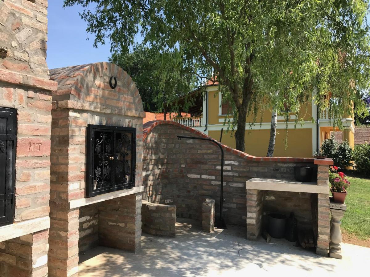 Appartamento Joe Bácsi Rezidenciája Kisharsány Esterno foto